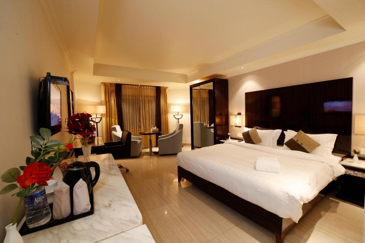 Hotel Park Residency Nilambūr Kültér fotó