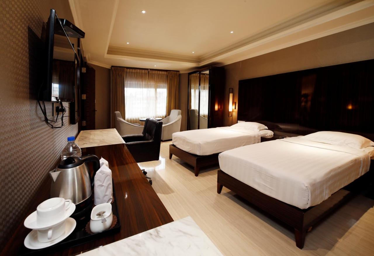 Hotel Park Residency Nilambūr Kültér fotó