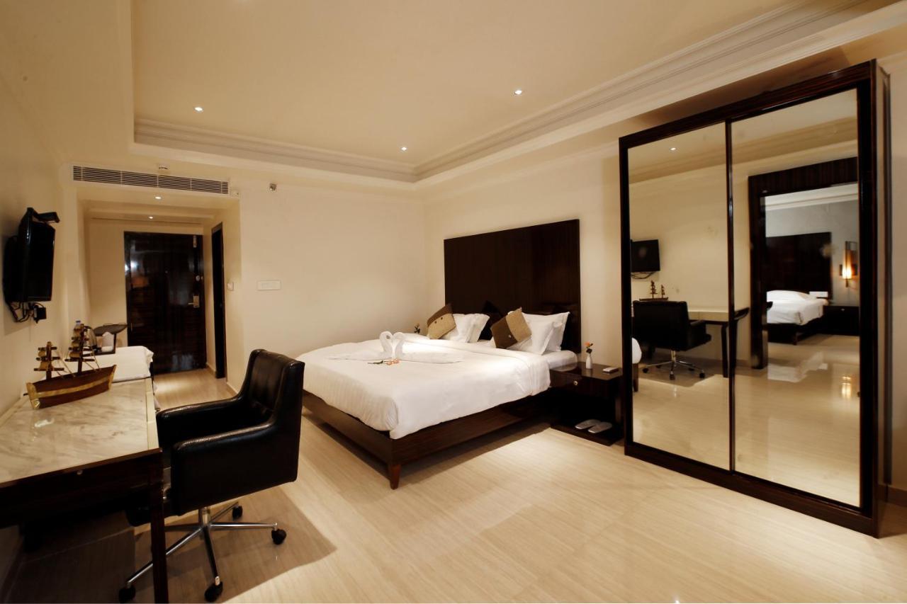 Hotel Park Residency Nilambūr Kültér fotó