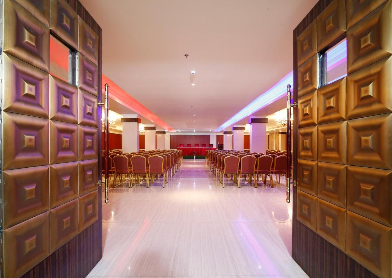Hotel Park Residency Nilambūr Kültér fotó
