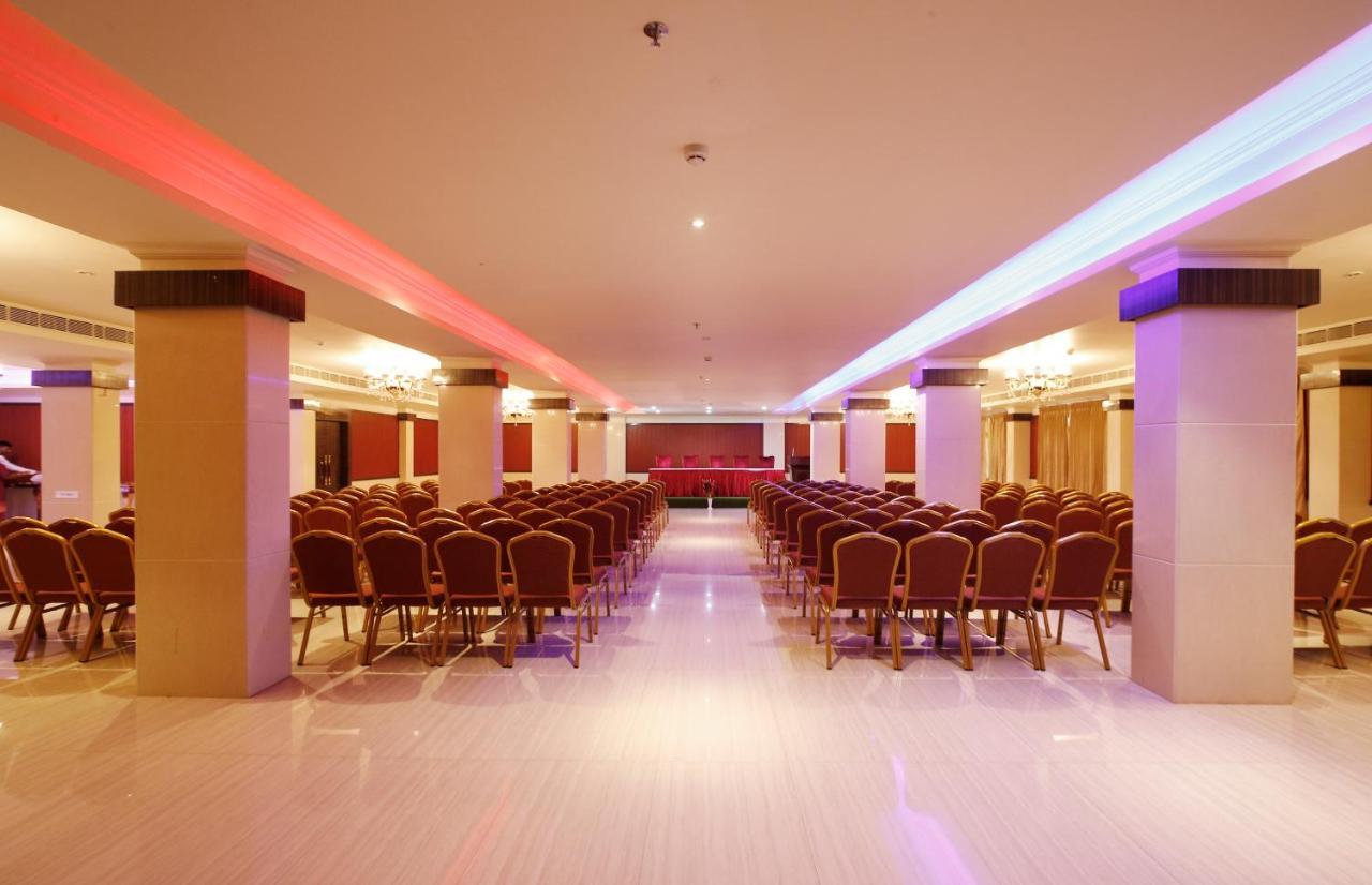 Hotel Park Residency Nilambūr Kültér fotó