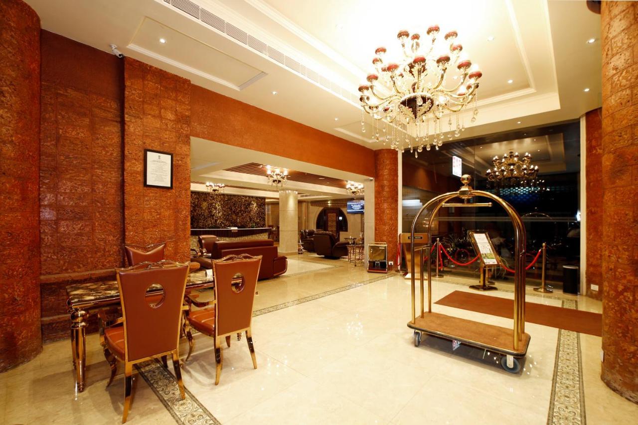 Hotel Park Residency Nilambūr Kültér fotó