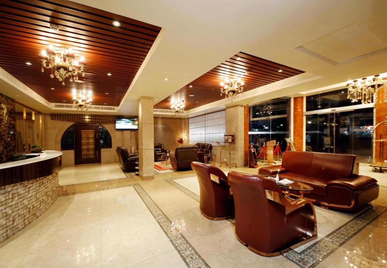 Hotel Park Residency Nilambūr Kültér fotó
