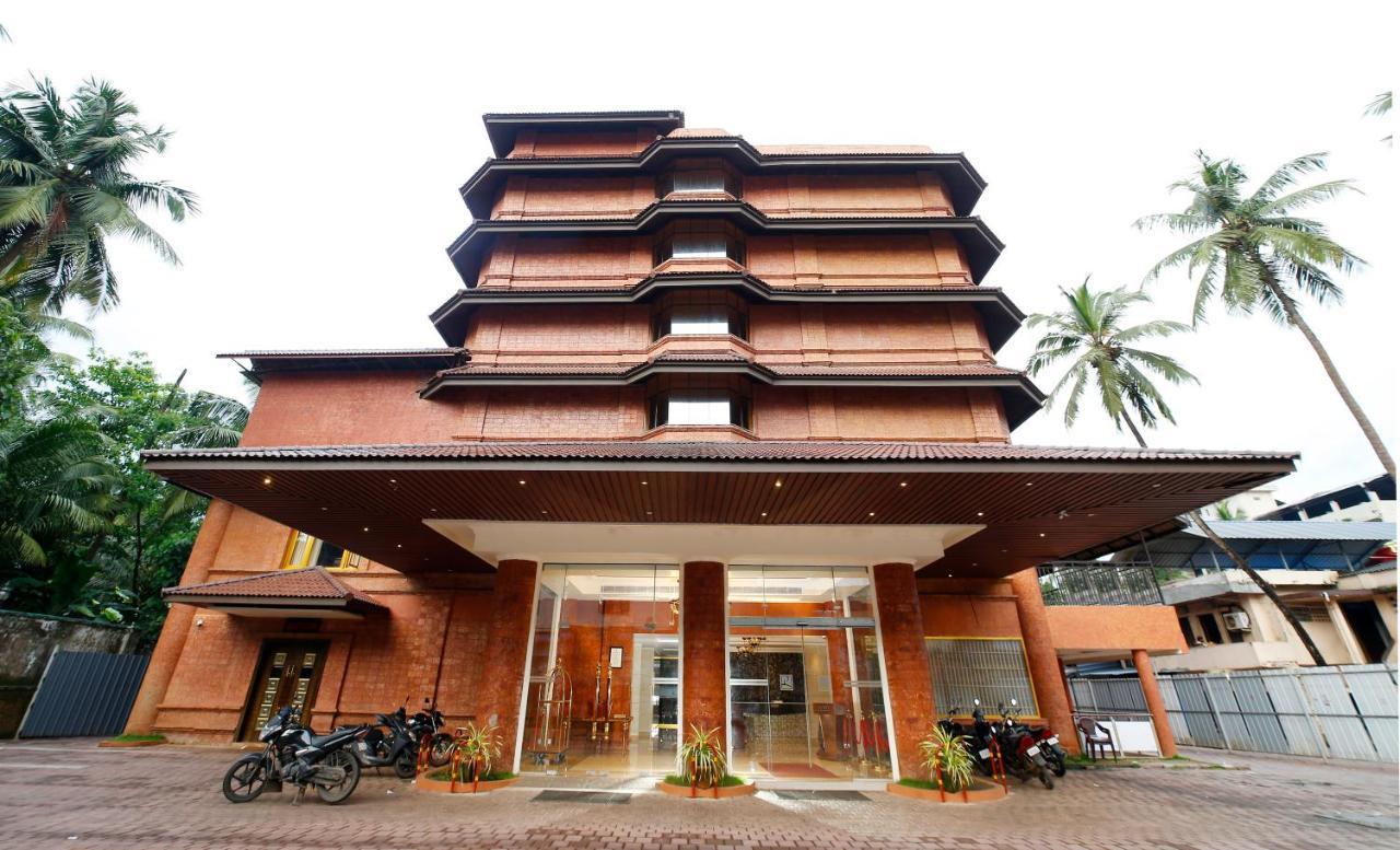 Hotel Park Residency Nilambūr Kültér fotó